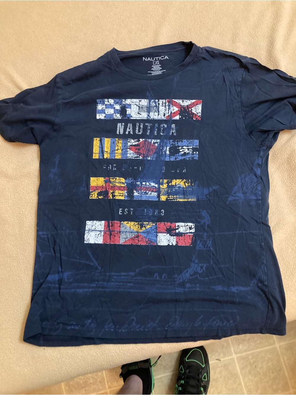 Nautica Mens LG Dark Blue Graphic T Great Condition And Look
